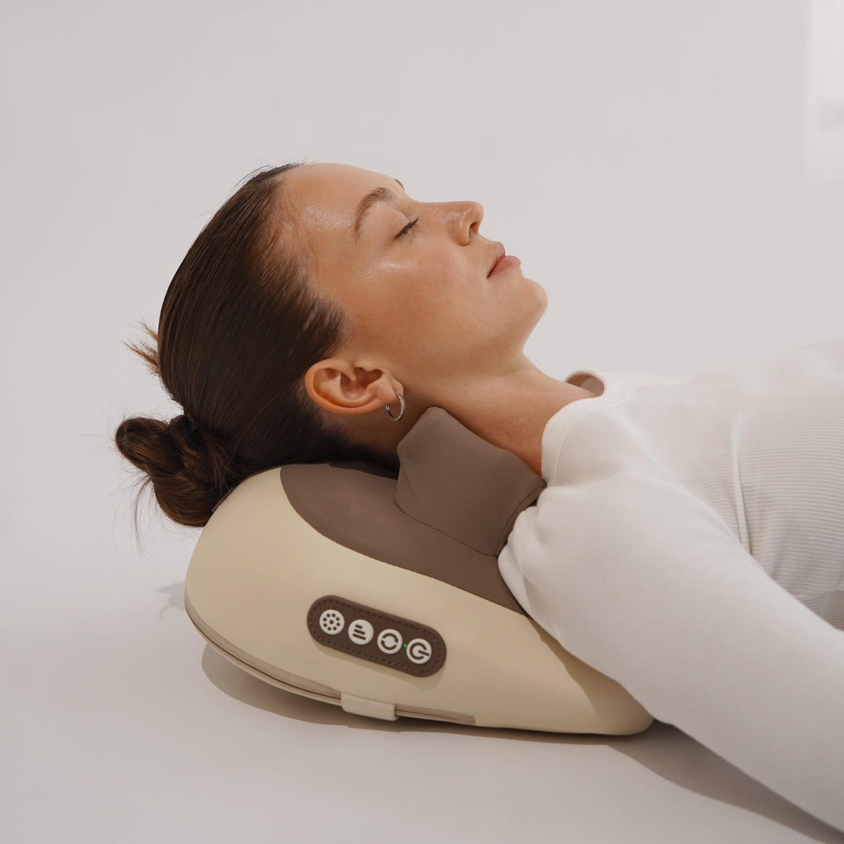 R19 Lite Neck and Shoulder Massager for relaxing deep tissue massage and muscle pain relief