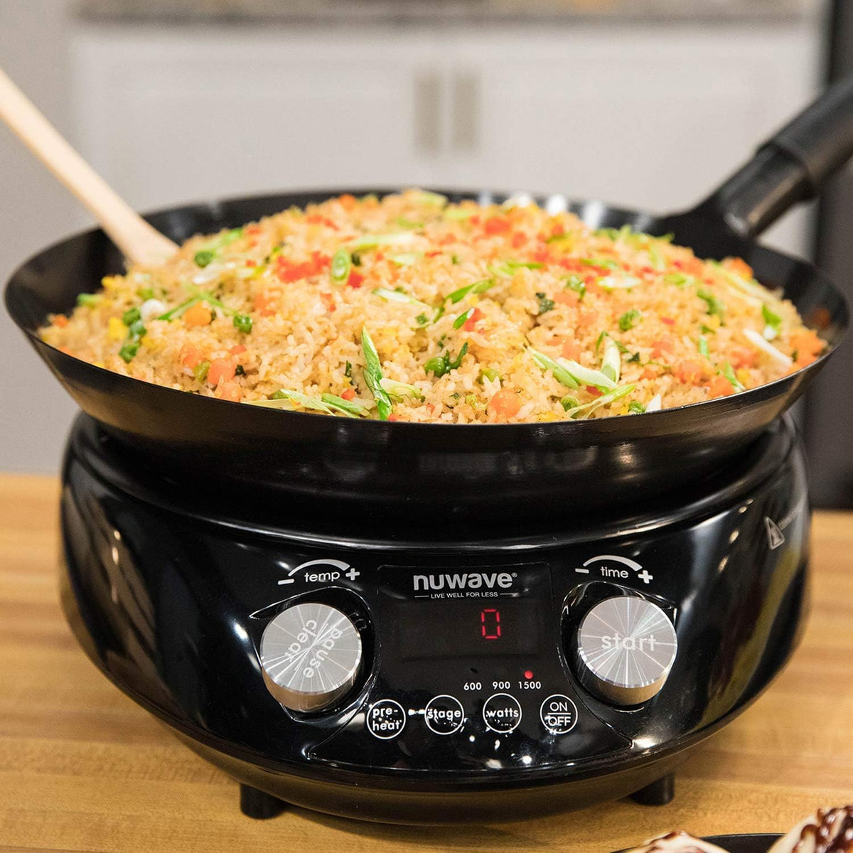 Electric induction wok with 3 wattages 600W 900W and 1500W 100°F to 575°F in 5°F cooking increments