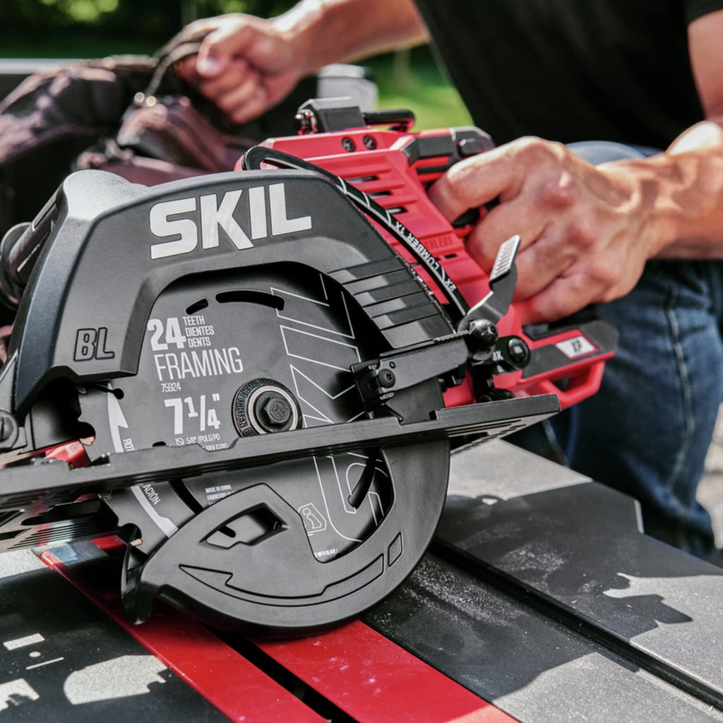 2x20V PWR CORE Brushless 7-1/4 Rear Handle Circular Saw Kit 2x5.0Ah Dual Port Auto Jump Charger CR5429B-20 Red